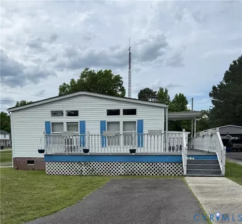 Exterior - 304 E Main St, Wakefield, VA 23888 photo 1 of 7