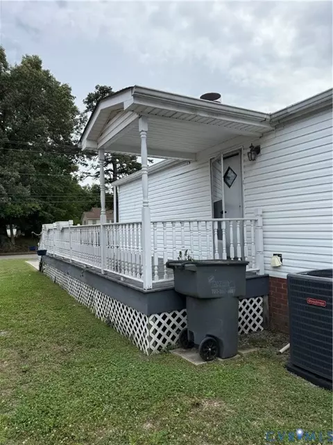 Exterior - 304 E Main St, Wakefield, VA 23888 photo 3 of 7