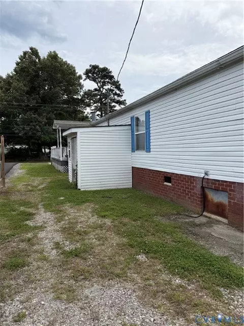 Exterior - 304 E Main St, Wakefield, VA 23888 photo 6 of 7