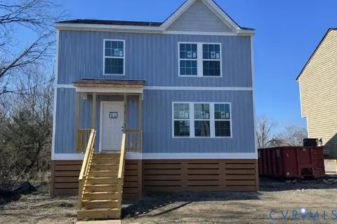 815 Kirby St, West Point, VA 23181