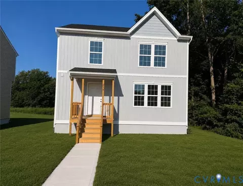 819 Kirby St, West Point, VA 23181