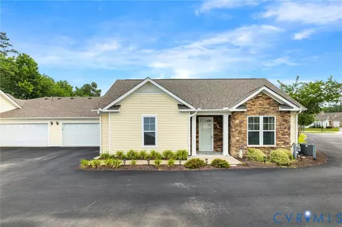12128 Magnolia Bluff Ct, Chester, VA 23831