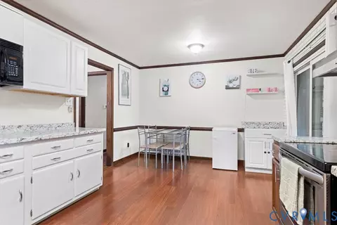 Kitchen - 12203 Mckenna Cir, Midlothian, VA 23112 photo 5 of 5