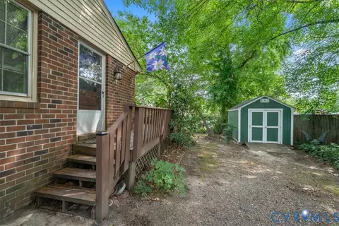 Exterior - 12203 Mckenna Cir, Midlothian, VA 23112 photo 10 of 16