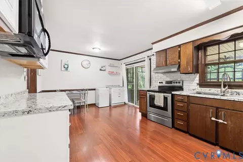 Kitchen - 12203 Mckenna Cir, Midlothian, VA 23112 photo 3 of 5