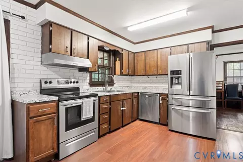 Kitchen - 12203 Mckenna Cir, Midlothian, VA 23112 photo 2 of 5