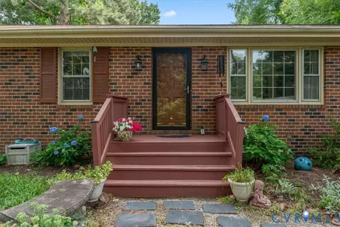Exterior - 12203 Mckenna Cir, Midlothian, VA 23112 photo 3 of 16