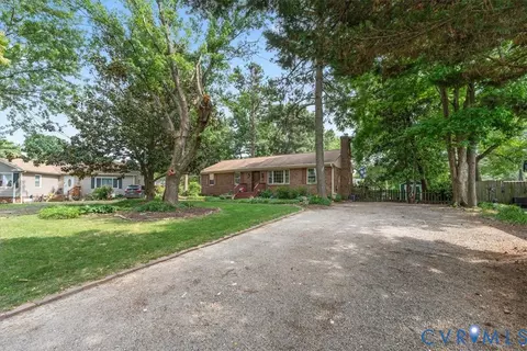 Exterior - 12203 Mckenna Cir, Midlothian, VA 23112 photo 9 of 16