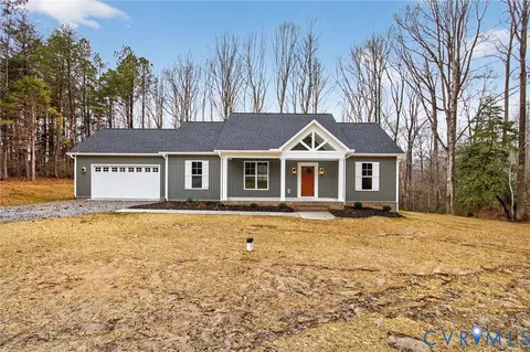 115 E Sunrise Dr, Warsaw, VA 22572