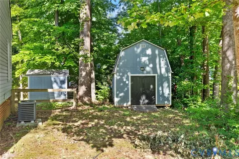 Exterior - 6904 Pointer Ridge Rd, Midlothian, VA 23112 photo 6 of 6