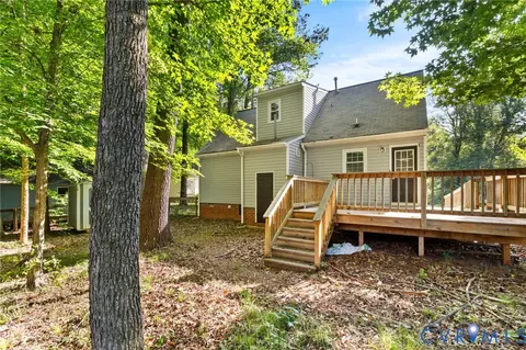 Exterior - 6904 Pointer Ridge Rd, Midlothian, VA 23112 photo 5 of 6