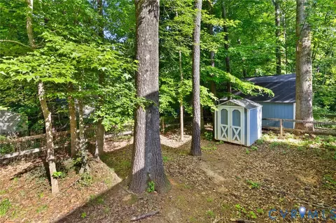 Exterior - 6904 Pointer Ridge Rd, Midlothian, VA 23112 photo 4 of 6