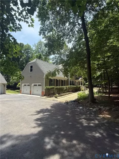6519 Masada Dr, Chesterfield, VA 23838