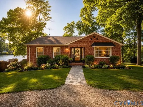 2235 Lakeview Dr, Powhatan, VA 23139