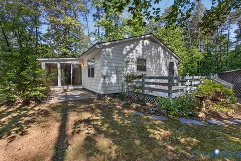 15427 Hopeful Church Rd, Bumpass, VA 23024