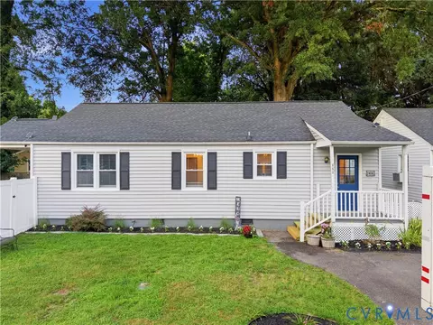 660 Battery Pl, Colonial Heights, VA 23834
