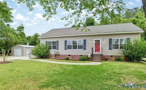19612 Plumside Ln, West Point, VA 23181