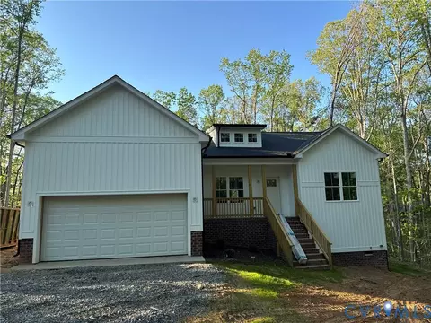 716 Pine Harbour Dr, Mineral, VA 23117