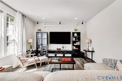 Living - 10536 Brightstone Dr, Midlothian, VA 23112 photo 2 of 3