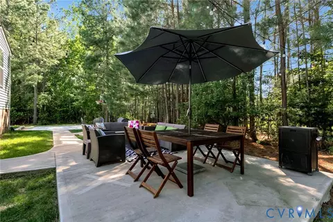 Exterior - 10536 Brightstone Dr, Midlothian, VA 23112 photo 5 of 7