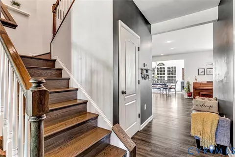 Entry Way - 10536 Brightstone Dr, Midlothian, VA 23112 photo 2 of 5