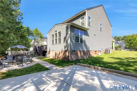 Exterior - 10536 Brightstone Dr, Midlothian, VA 23112 photo 6 of 7