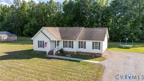 9825 Cedar Ln, Disputanta, VA 23842