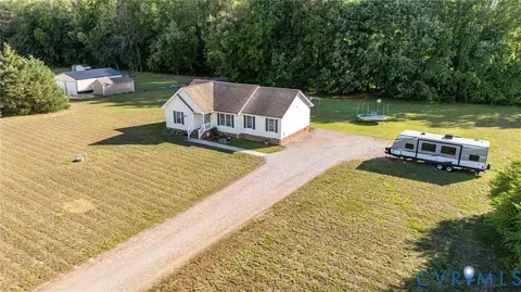 9825 Cedar Ln, Disputanta, VA 23842