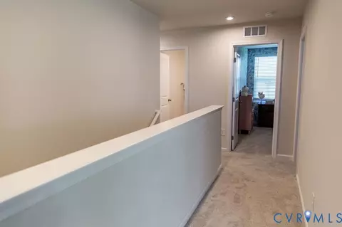 Entry Way - 318 Pointers Dr, West Point, VA 23181 photo 7 of 8