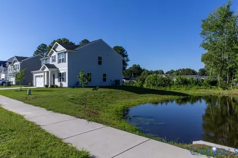 Exterior - 318 Pointers Dr, West Point, VA 23181 photo 3 of 8