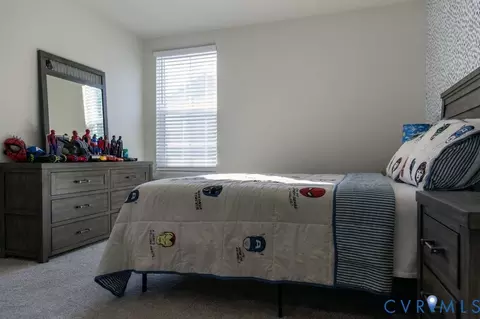 Bedroom - 318 Pointers Dr, West Point, VA 23181 photo 5 of 9