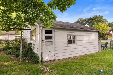 Exterior - 140 Chancellor Rd, Hampton, VA 23661 photo 4 of 11