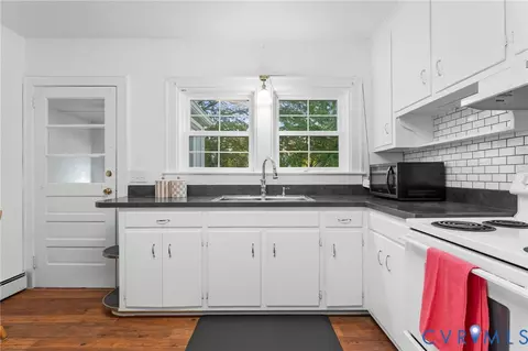 Kitchen - 140 Chancellor Rd, Hampton, VA 23661 photo 2 of 2