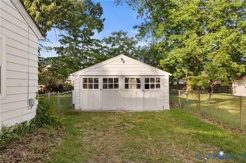 Exterior - 140 Chancellor Rd, Hampton, VA 23661 photo 10 of 11