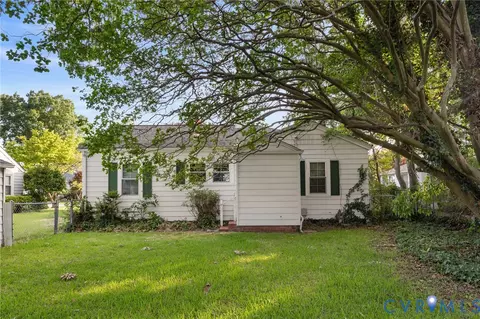 Exterior - 140 Chancellor Rd, Hampton, VA 23661 photo 5 of 11