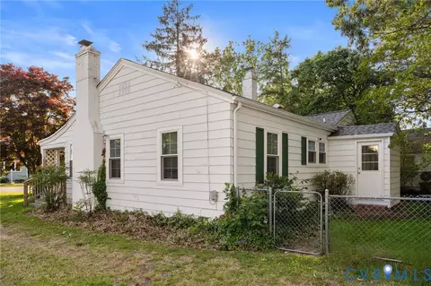 Exterior - 140 Chancellor Rd, Hampton, VA 23661 photo 9 of 11