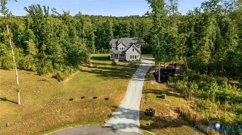 8321 Roden Dr, Mechanicsville, VA 23111