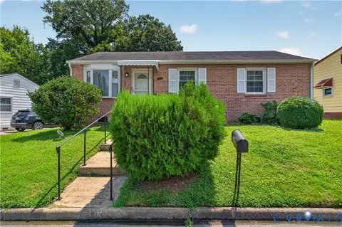 1816 Owens Ct, Hopewell, VA 23860