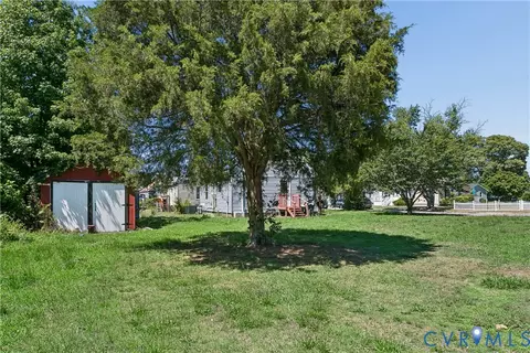 Exterior - 401 Melville Rd, Hampton, VA 23661 photo 2 of 6