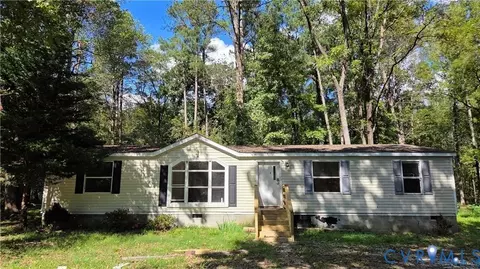349 Morris Ln, Shacklefords, VA 23156
