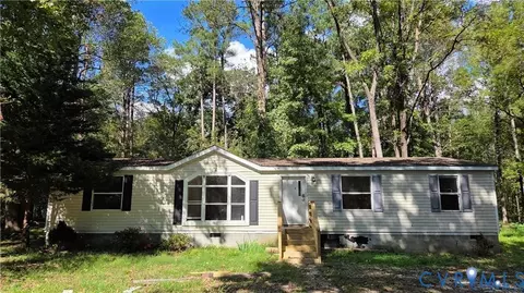 349 Morris Ln, Shacklefords, VA 23156
