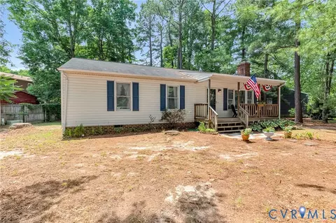 104 Five Oaks Ln, Ashland, VA 23005