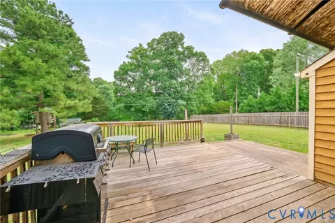 Exterior - 20006 Eugene Dr, Sutherland, VA 23885 photo 2 of 8
