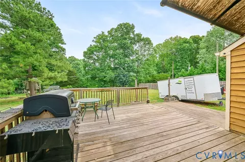 Exterior - 20006 Eugene Dr, Sutherland, VA 23885 photo 2 of 9