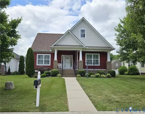 110 Giddy-up Ln, Ashland, VA 23005