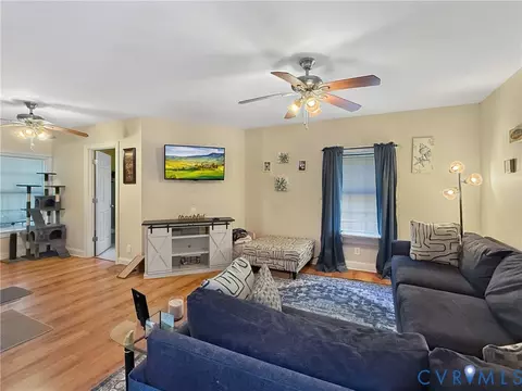 Living - 971 Liberty Rd, Alberta, VA 23821 photo 2 of 3
