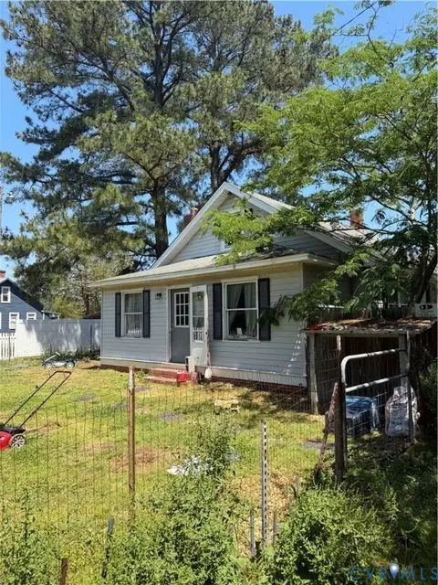 3333 Guinea Cir, Hayes, VA 23072