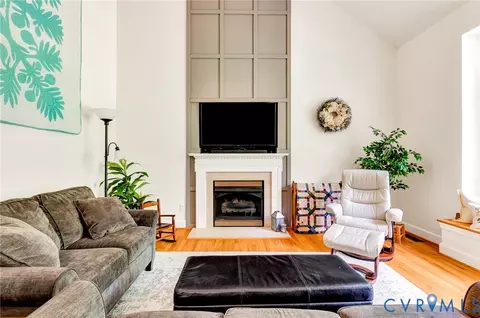 Living - 6009 Studley Woods Dr, Hanover, VA 23069 photo 2 of 5