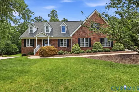 4320 Stebbins St, Chester, VA 23831