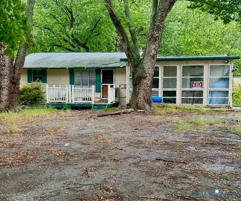418 Jesse Dupont Hwy, Burgess, VA 22432